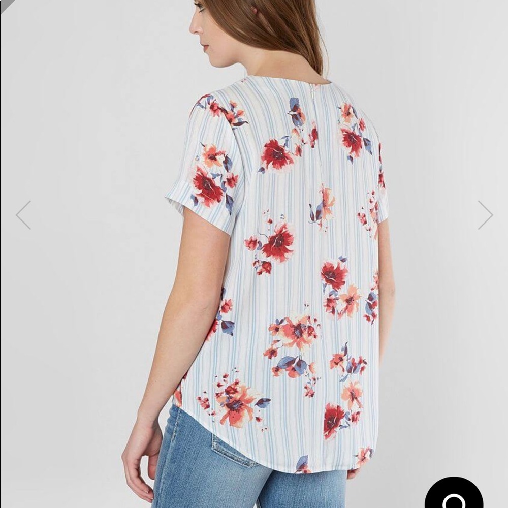 GIMMICK BKE FLORAL BLOUSE - Picture 2 of 7